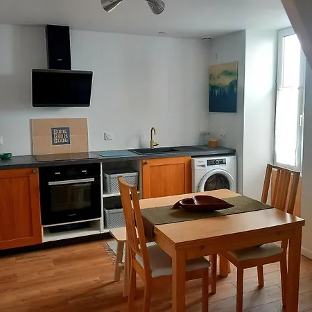 Joli En Centre Apartment